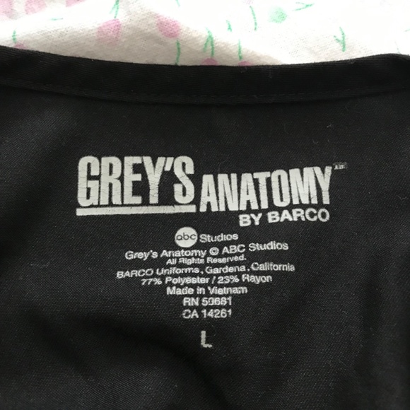 Grey's Anatomy Scrub Top Black L Front Pockets Half Button Waist Accent - Picture 11 of 16